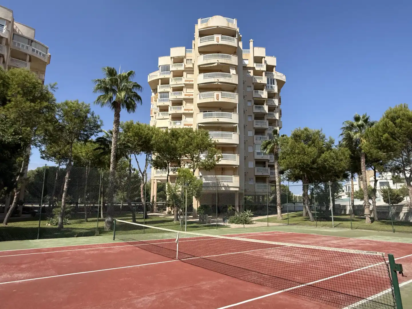 Vista exterior de Pis en venda en Orihuela amb Moblat i Piscina comunitària