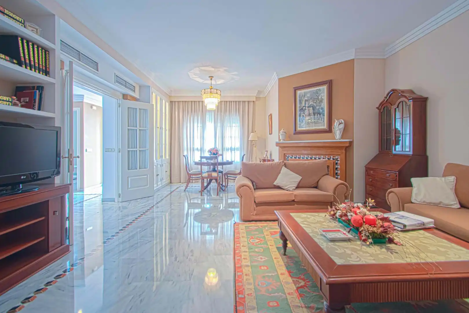 Sala d'estar de Casa adosada en venda en Utrera