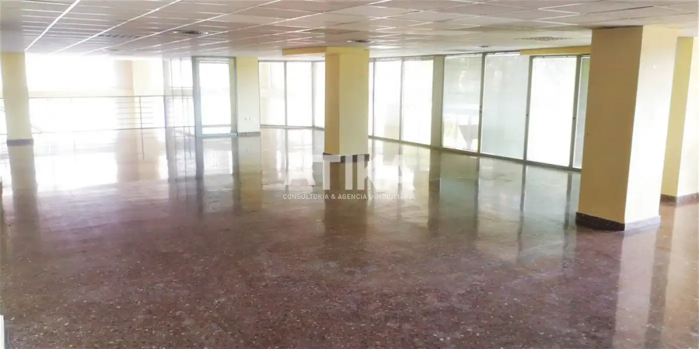 Locale commerciale in vendita a Sant Josep - Zona Hospital, imagen 11