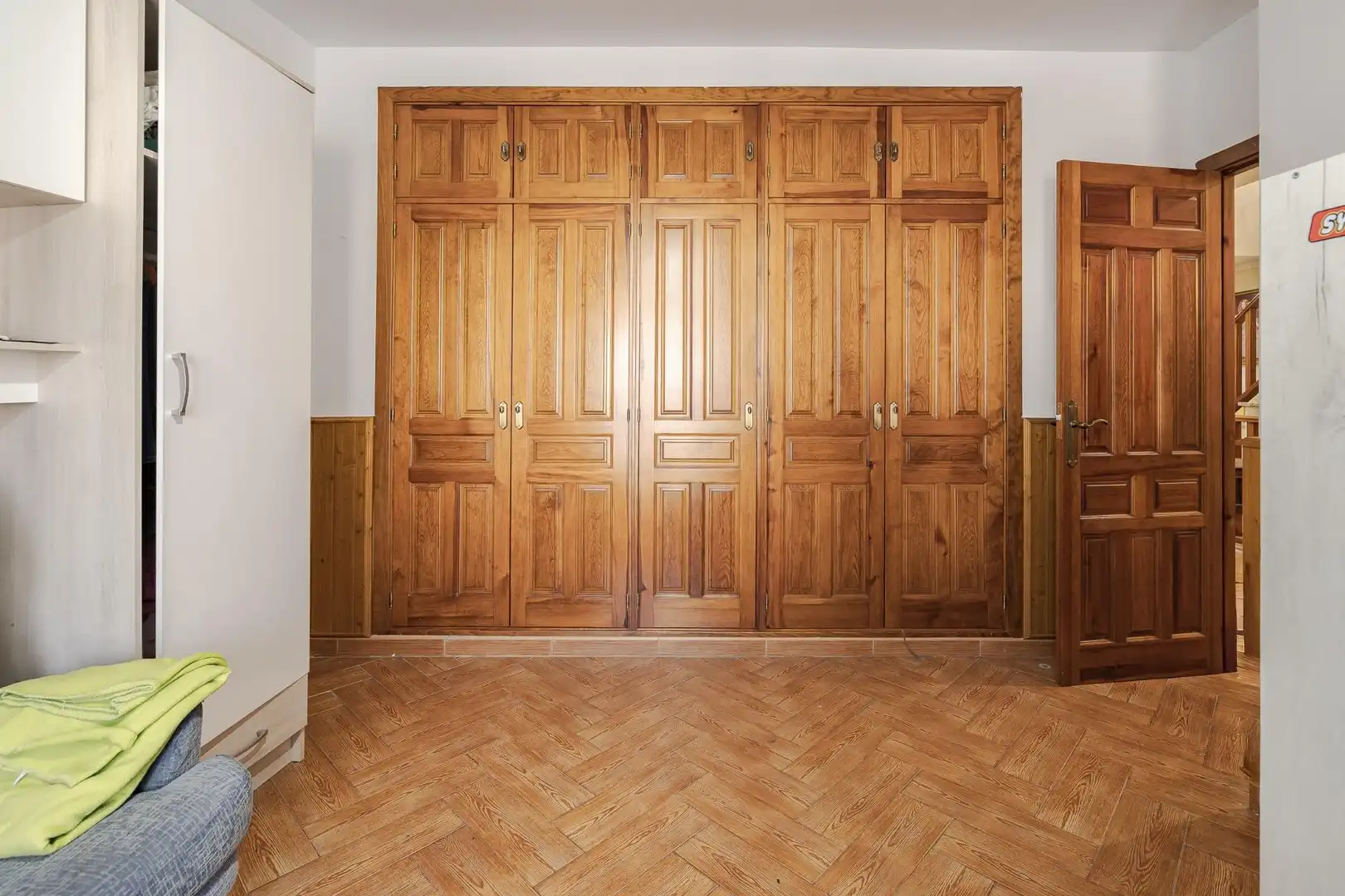 Dormitori de Casa o xalet en venda en Camarma de Esteruelas amb Calefacció i Jardí privat