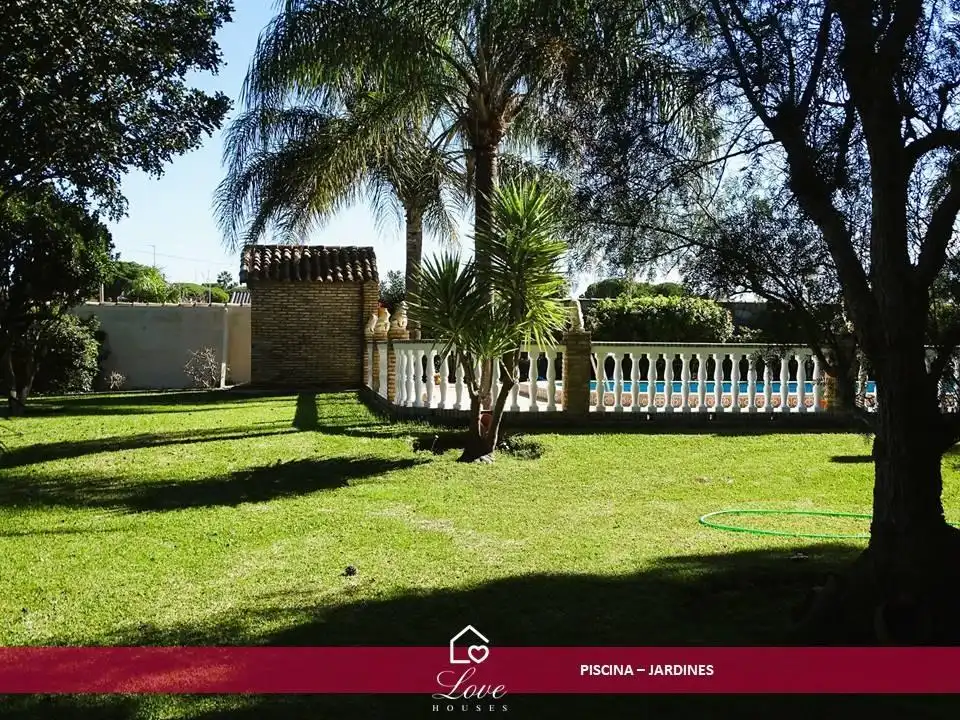 Garden of Houses for sale in Chiclana de la Frontera  with Air Conditioner, Heating and Private garden
