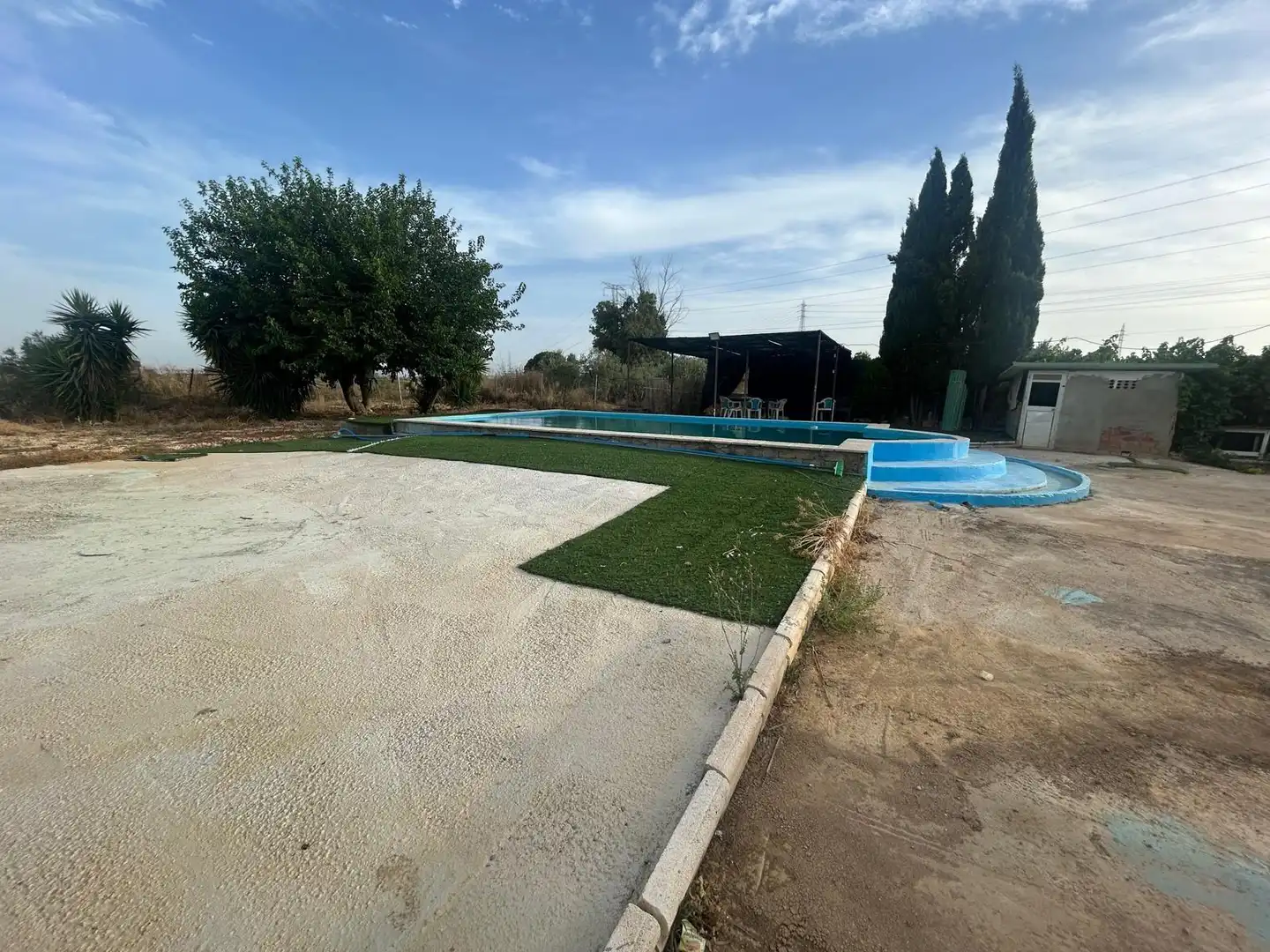 Schwimmbecken von Grundstücke zum Verkauf in Utrera