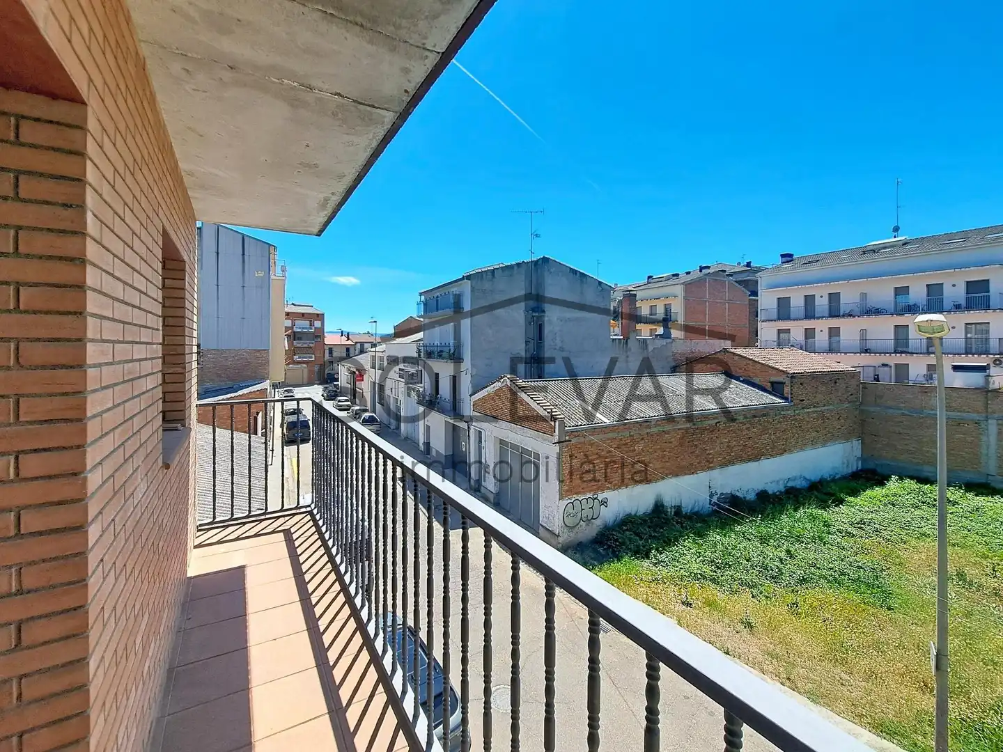 Vista exterior de Casa adosada en venda en Tremp amb Terrassa, Traster i Balcó