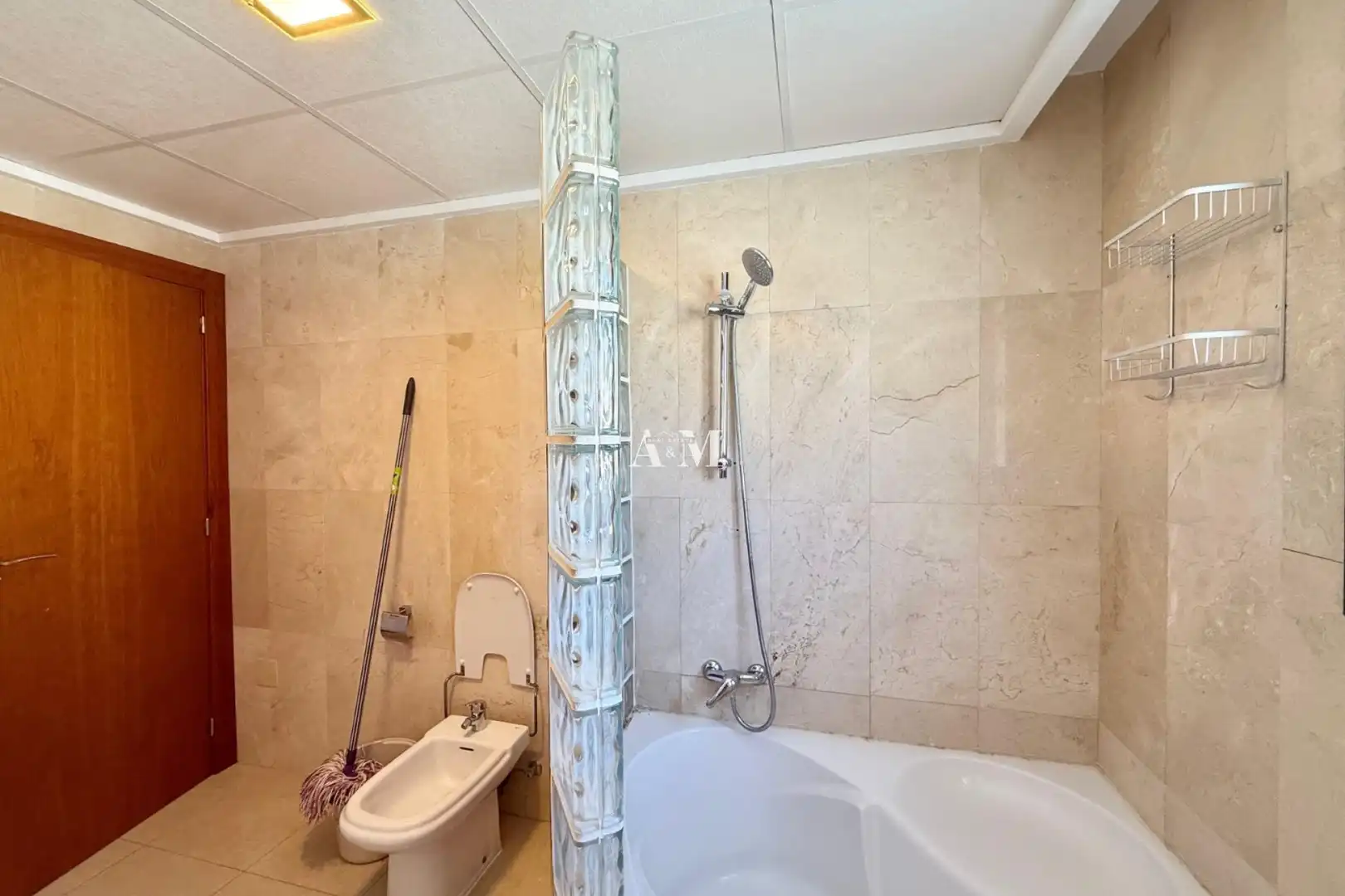 Baño de Casa adosada de alquiler en Rojales con Aire acondicionado, Calefacción y Jardín privado