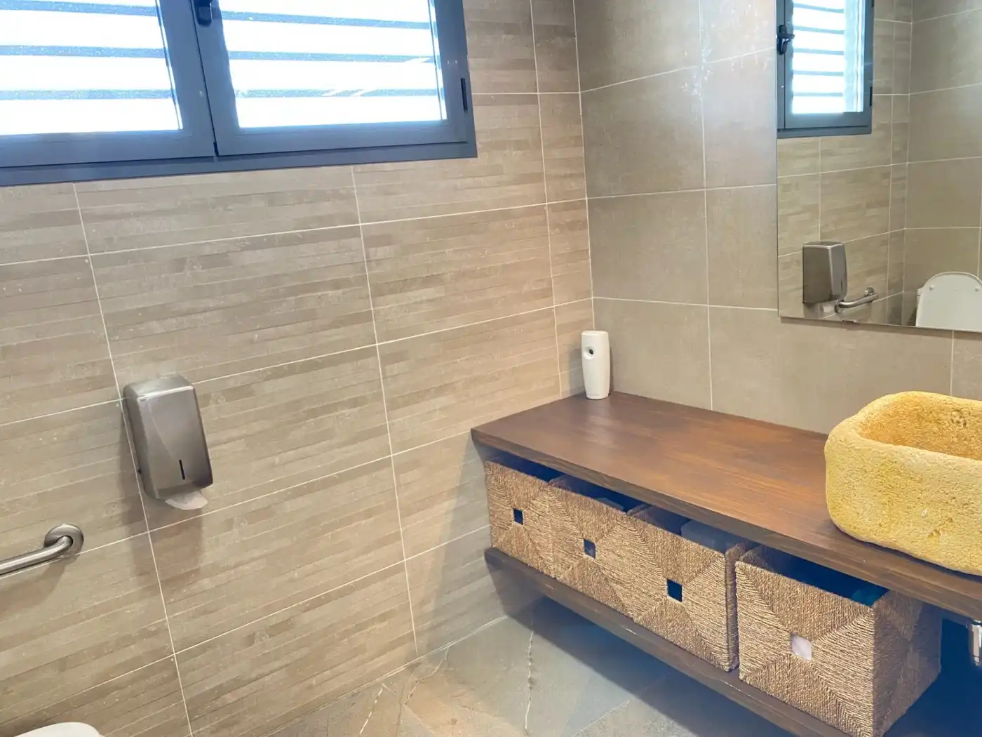 Bathroom of Office for rent in Murcia  with Air Conditioner
