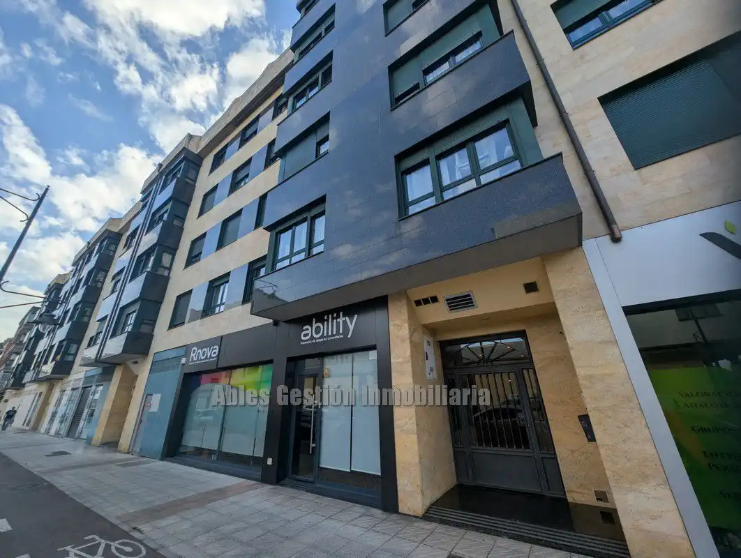 Vista exterior de Piso de alquiler en Siero con Calefacción, Parquet y Trastero