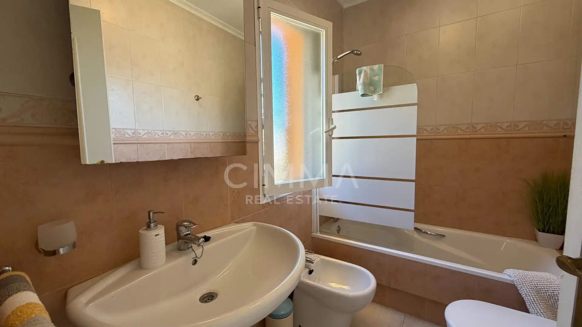 Bathroom of Detached homes for sale in L'Alfàs del Pi  with Air Conditioner, Heating and Terrace