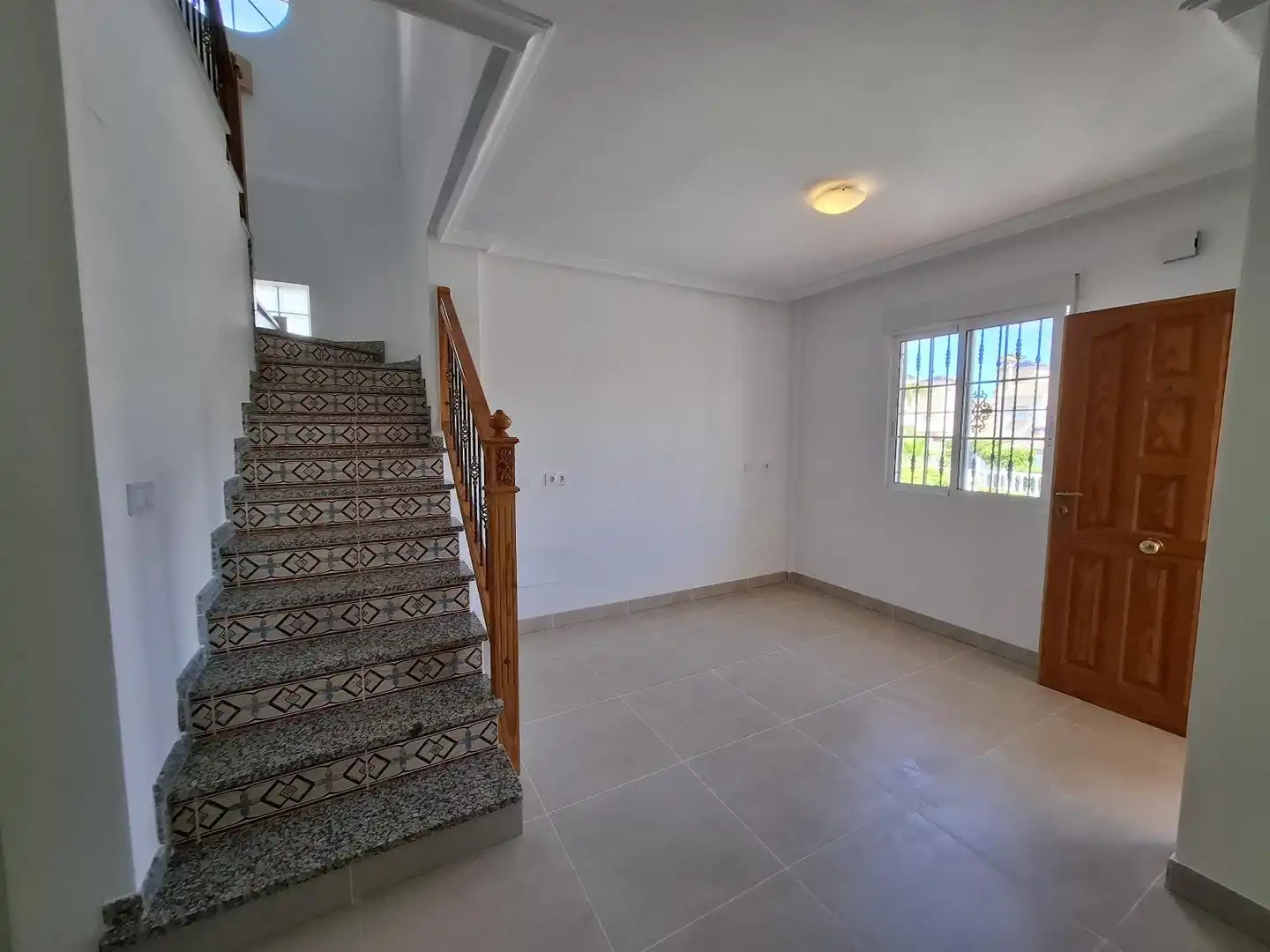 Casa aparellada amb terrassa en venda a Calle Calle Cabo de Gata, imagen 22