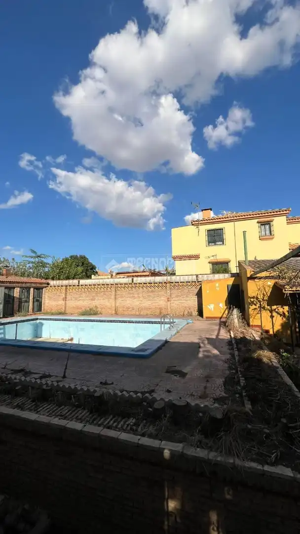Piscina de Casa o xalet en venda en Mairena del Alcor amb Aire condicionat