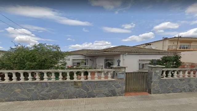 Casa-chalet en Venta en Carrer Barcelona en La Torre de Claramunt