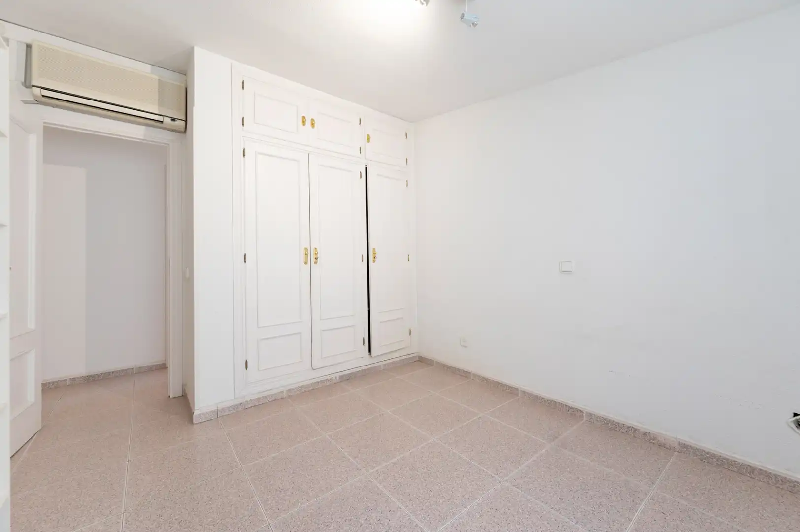 Habitación de Casa o chalet en venta en Colmenar Viejo con Aire acondicionado, Calefacción y Jardín privado