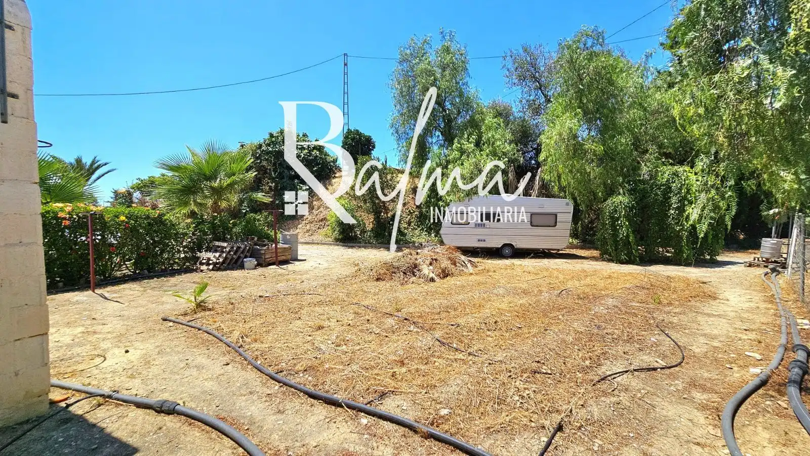 Vista exterior de Casa o xalet en venda en Vélez-Málaga amb Terrassa, Traster i Piscina