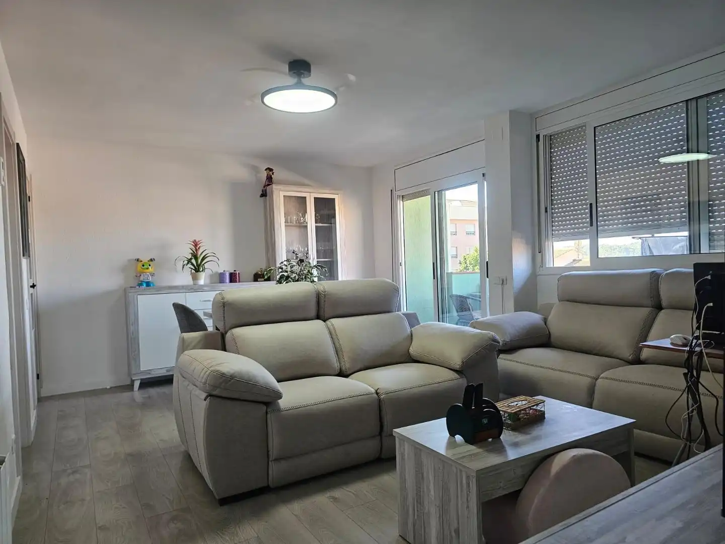 Sala de estar de Piso en venta en Esparreguera con Aire acondicionado, Calefacción y Parquet