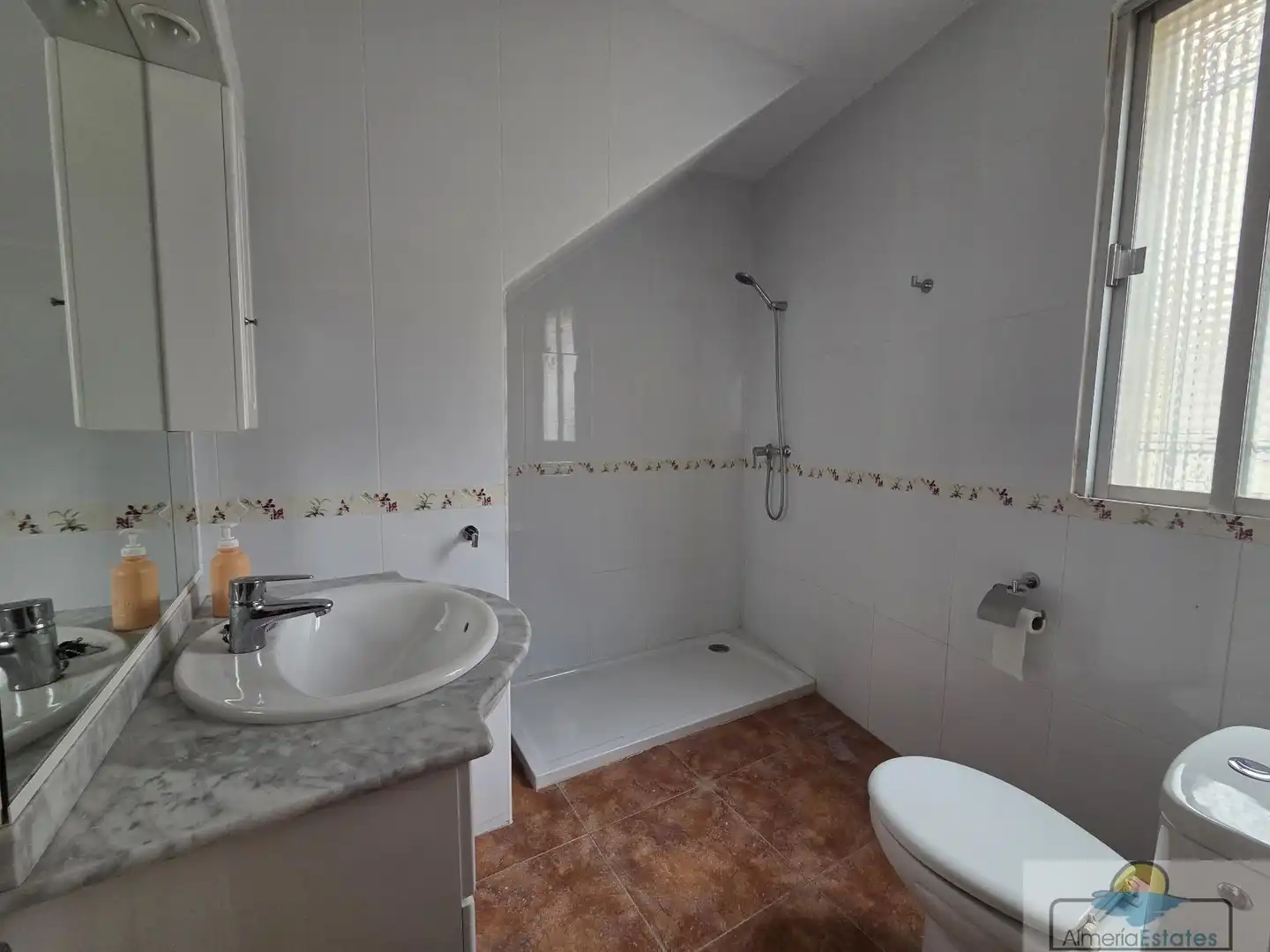 Baño de Piso en venta en Tíjola con Terraza