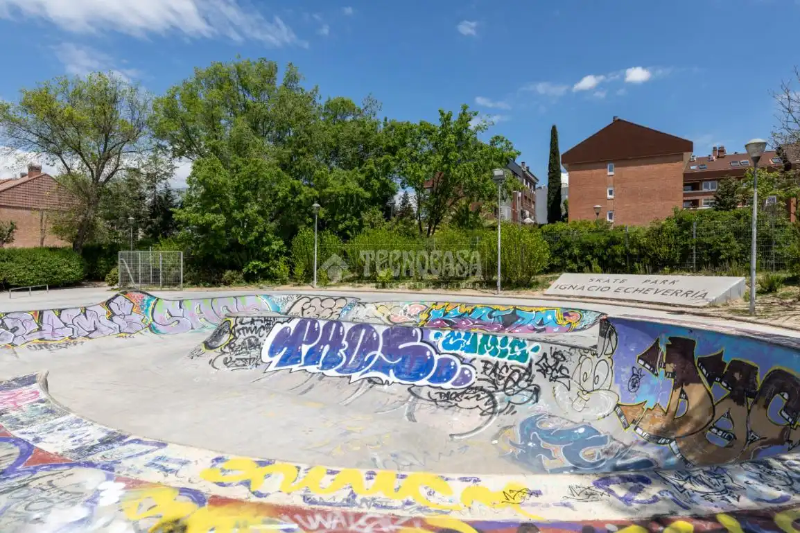 Jardín de Piso en venta en Las Rozas de Madrid con Calefacción, Terraza y Trastero