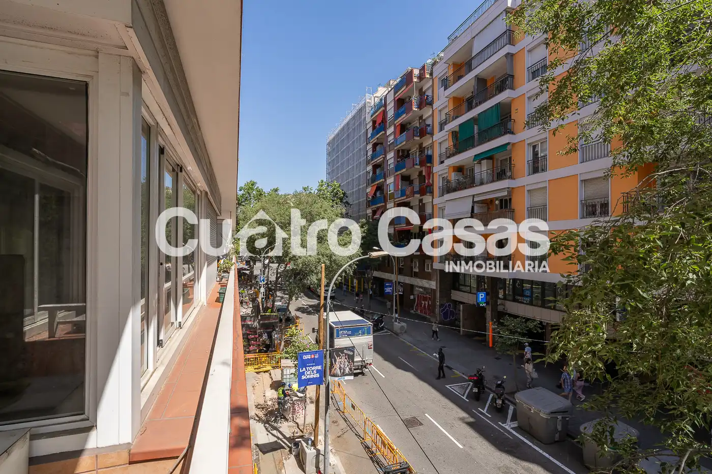 Vista exterior de Pis en venda en Barcelona amb Calefacció i Balcó