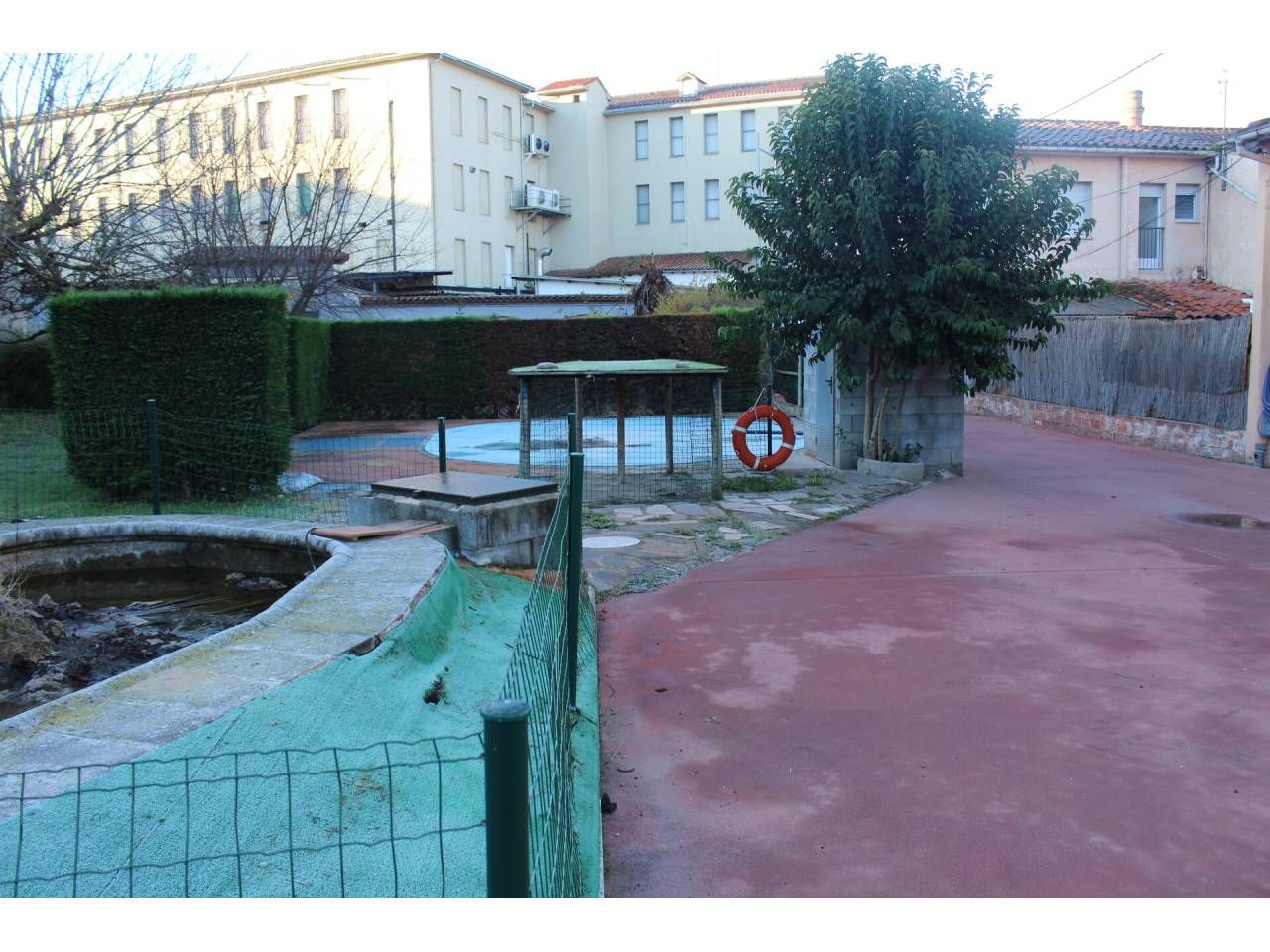 Vista exterior de Local de alquiler en Olot