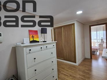 Piso con balcón en venta en Centro