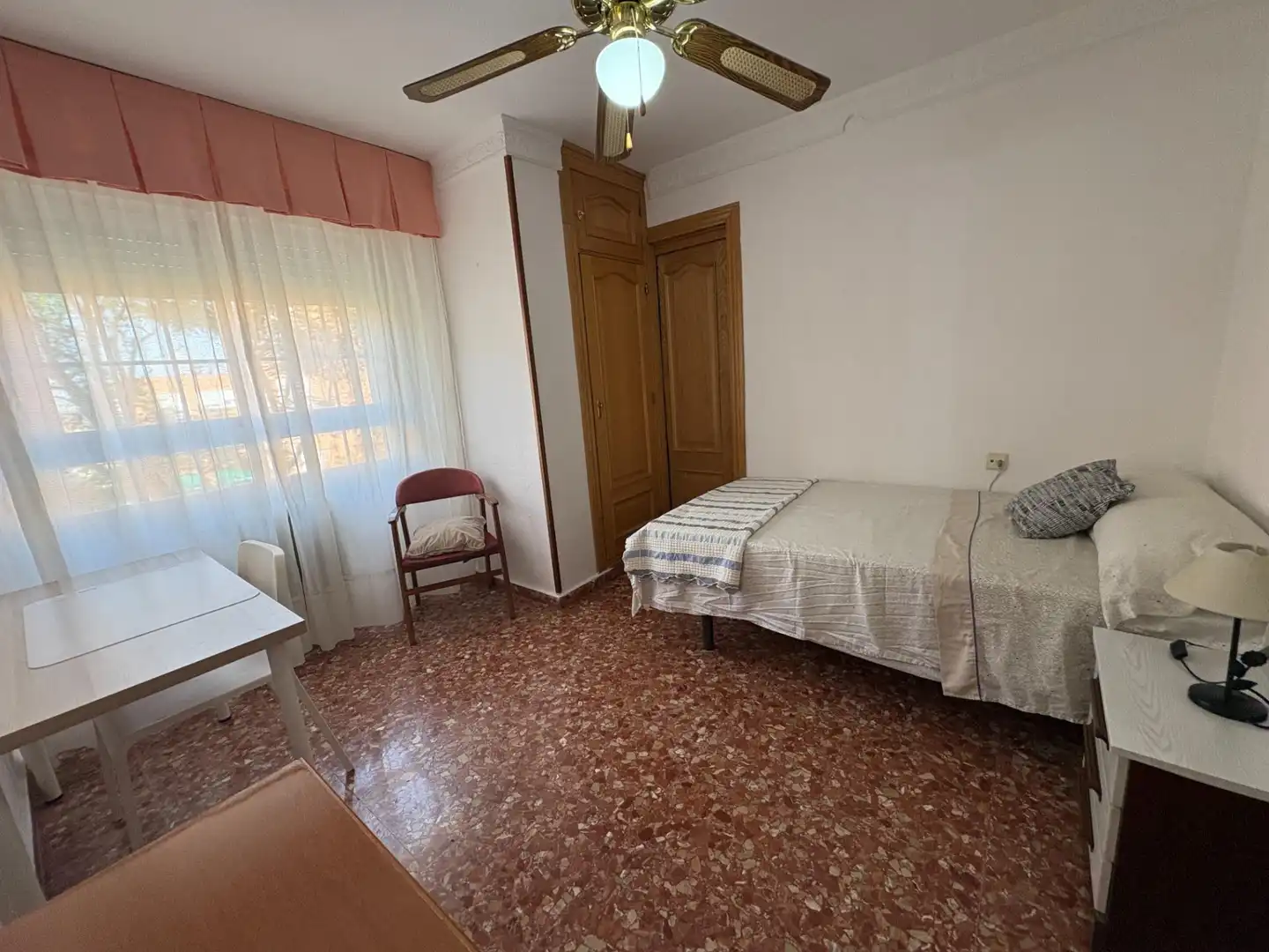 Bedroom of Flat for rent in Granada  with Heating, Terrace and Furnished