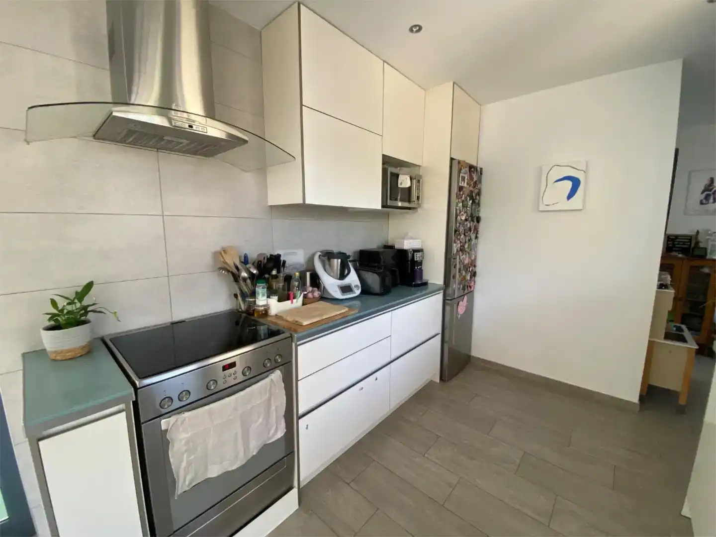 Küche von Wohnung zum Verkauf in  Palma de Mallorca mit Klimaanlage, Privatgarten und Abstellraum