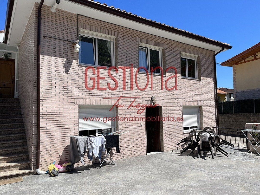 Vista exterior de Casa o xalet en venda en Noja amb Calefacció, Jardí privat i Terrassa
