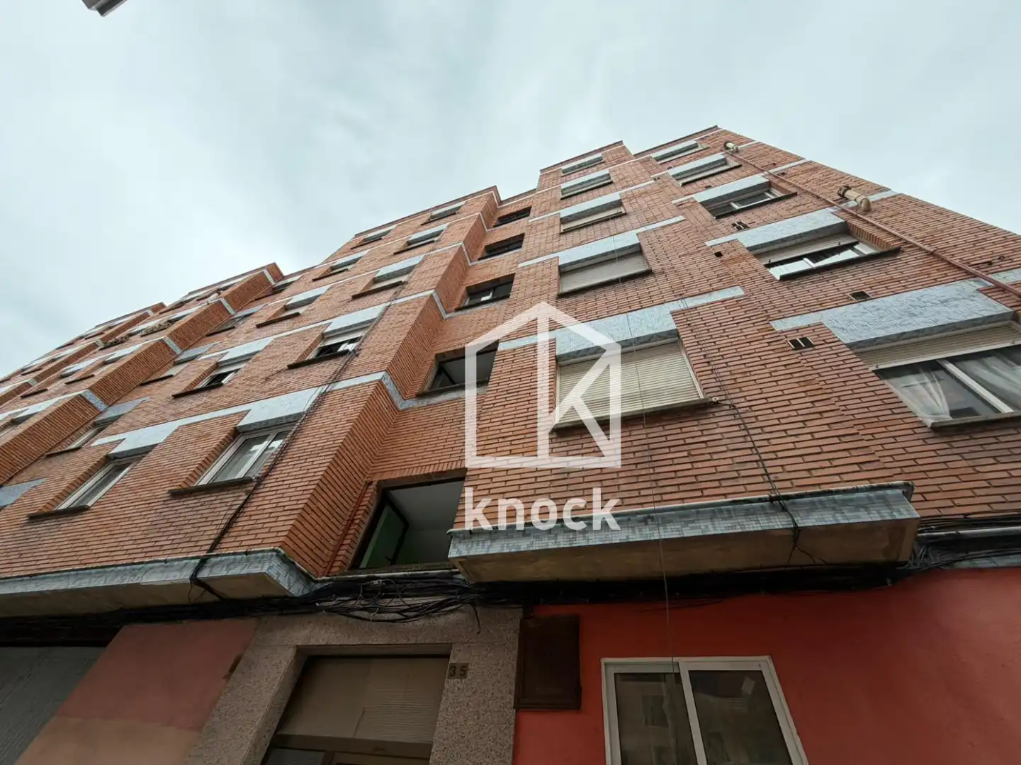Vista exterior de Piso en venta en Gijón  con Calefacción