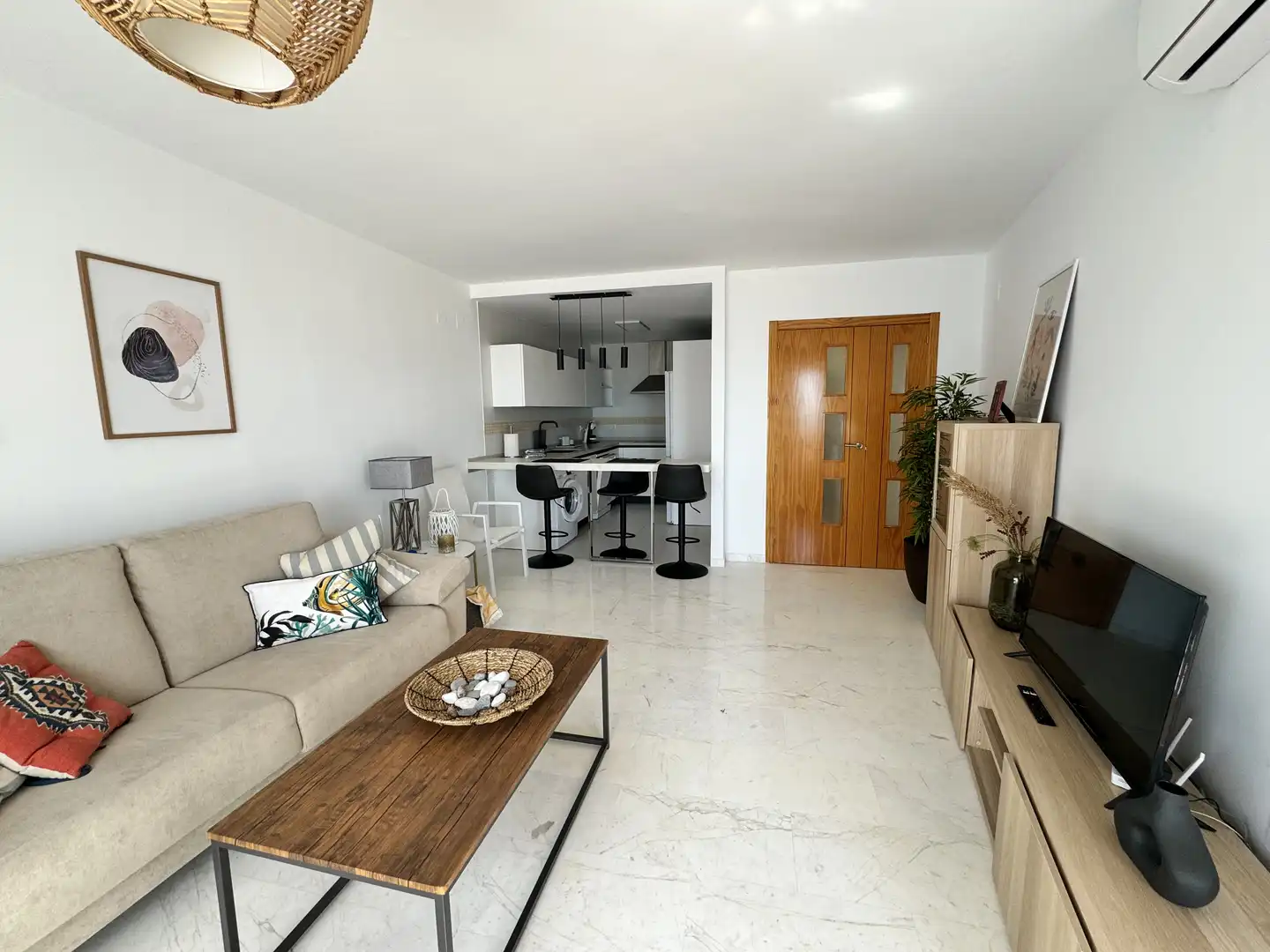 Apartments for rent in Avenida Marina del Este, 38, Punta La Mona