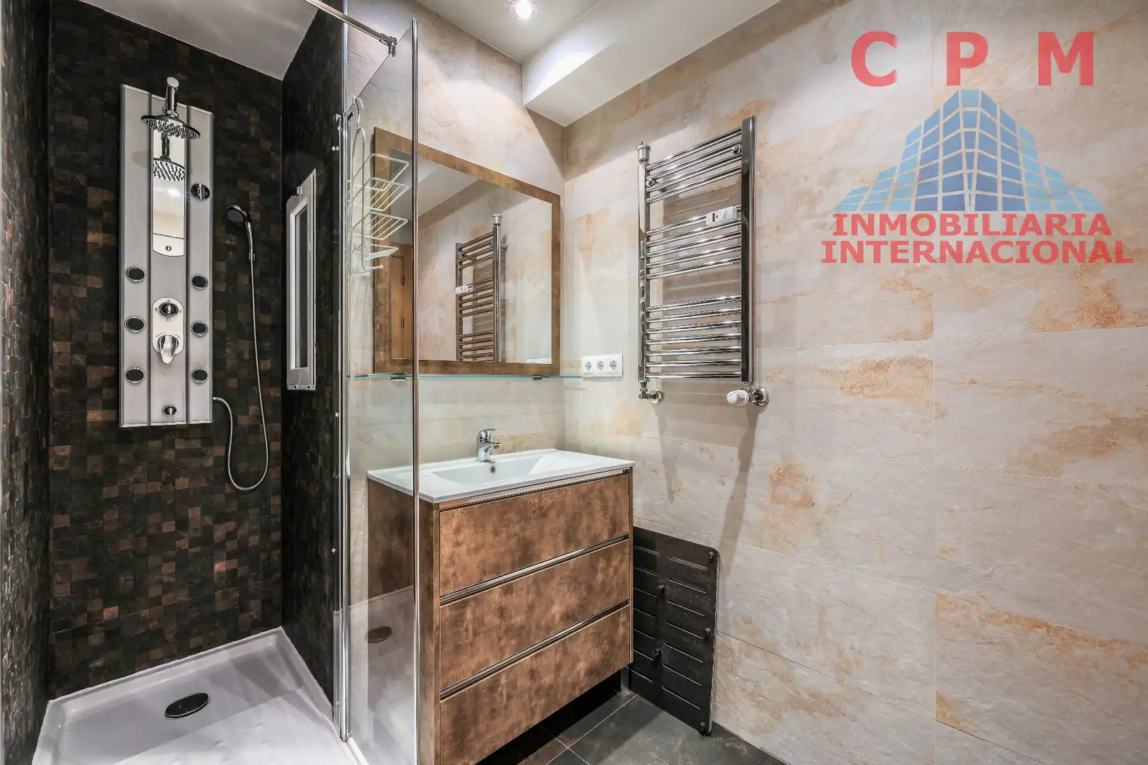 Badezimmer von Wohnung zur Miete in Madrid mit Klimaanlage, Heizung und Parkett