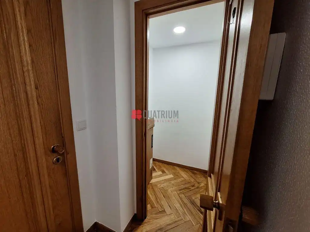 Piso de alquiler en Santiago de Compostela  con Balcón
