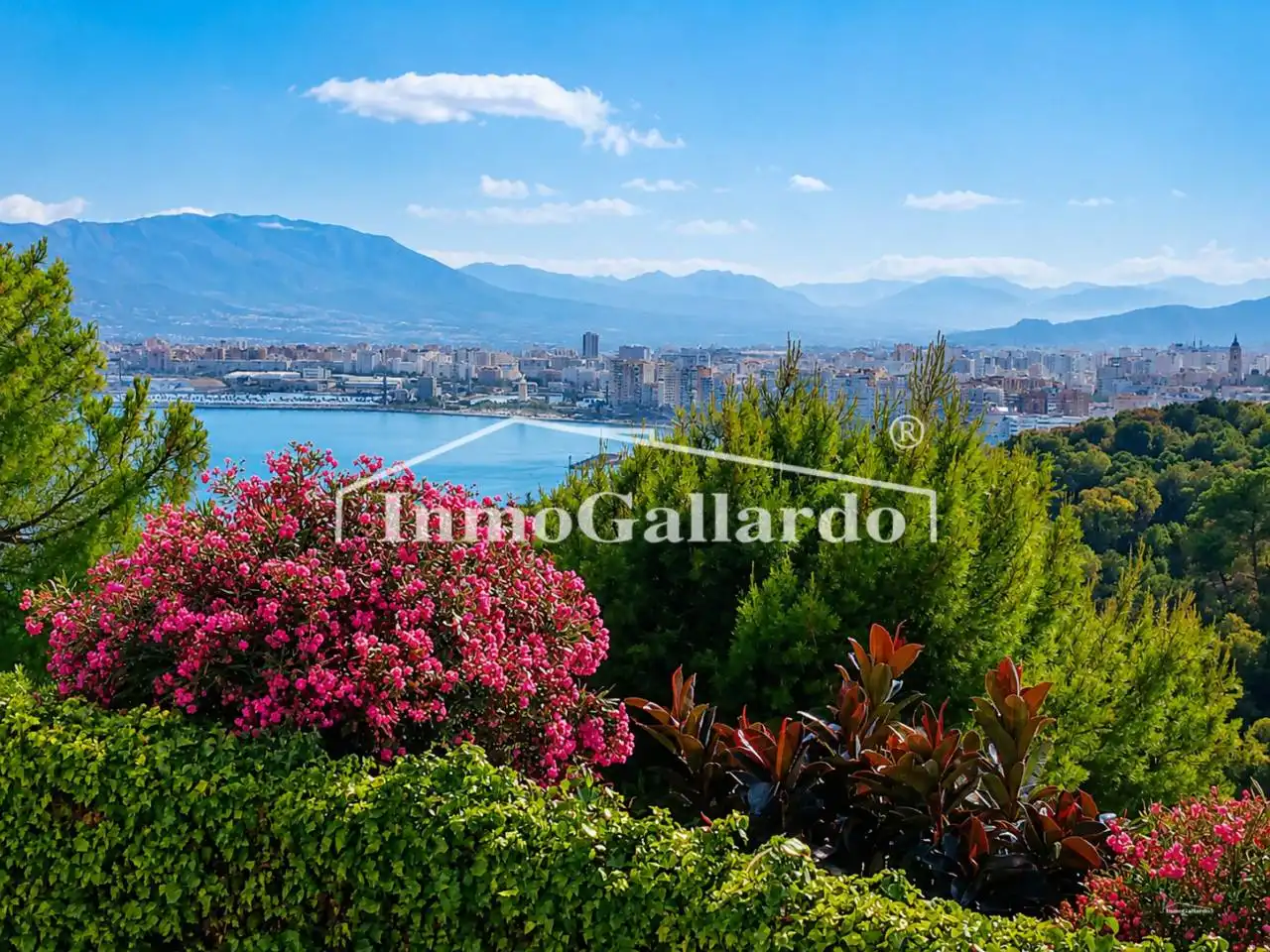 Casa adosada en venta en Málaga con Aire acondicionado, Terraza y Piscina comunitaria