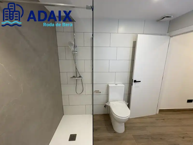 Baño de Planta baja en venta en Roda de Berà