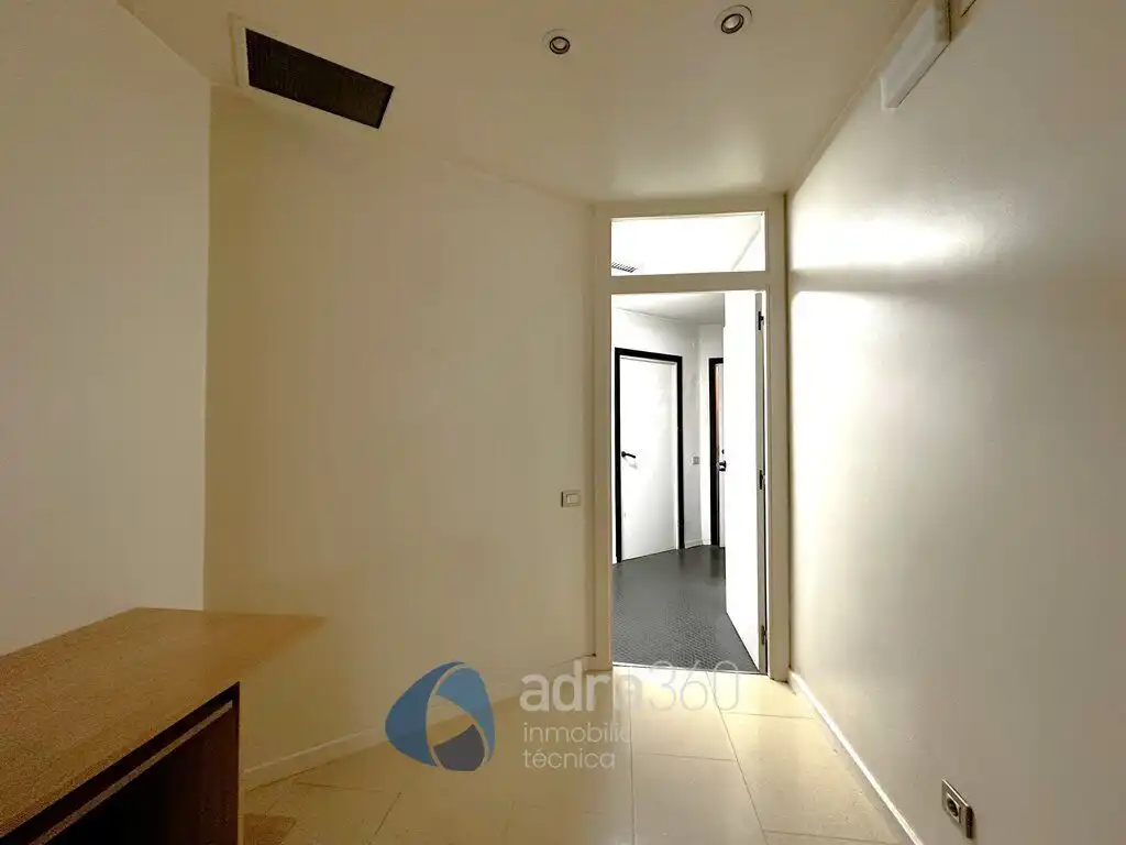 Local en venda en  Logroño amb Aire condicionat