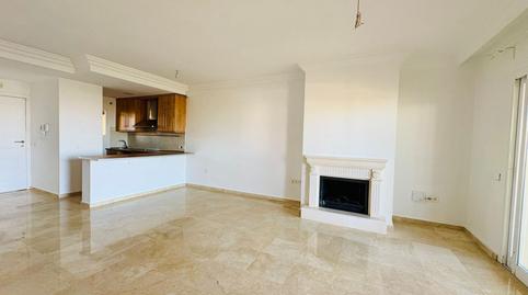 Foto 4 de Piso en venta en La Concha - Resina Golf, Estepona