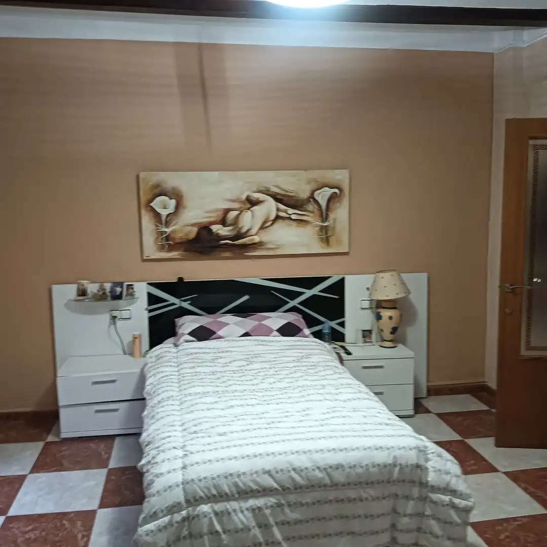 Casa con terraza en venta en Carrer de la Marquesa de Montortal, imagen 4