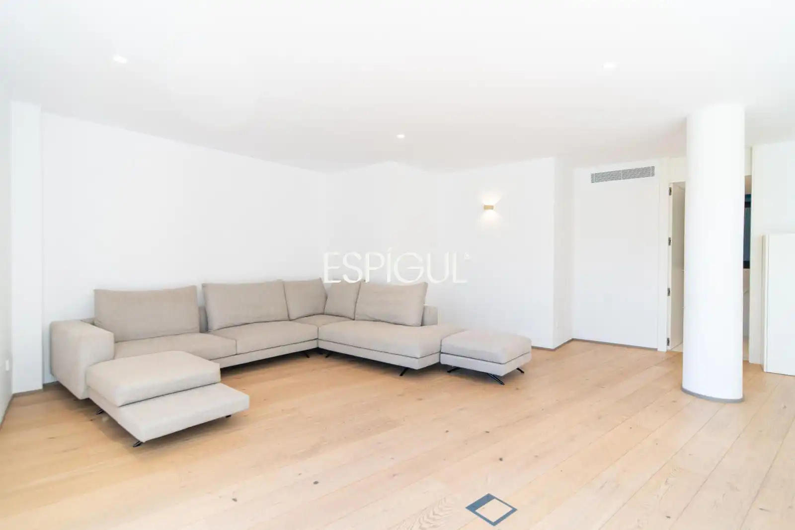 Sala d'estar de Pis en venda en Girona amb Aire condicionat, Calefacció i Parquet