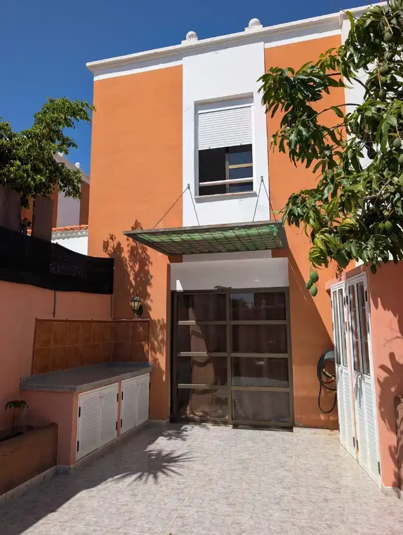 Vista exterior de Dúplex en venta en Los Abrigos