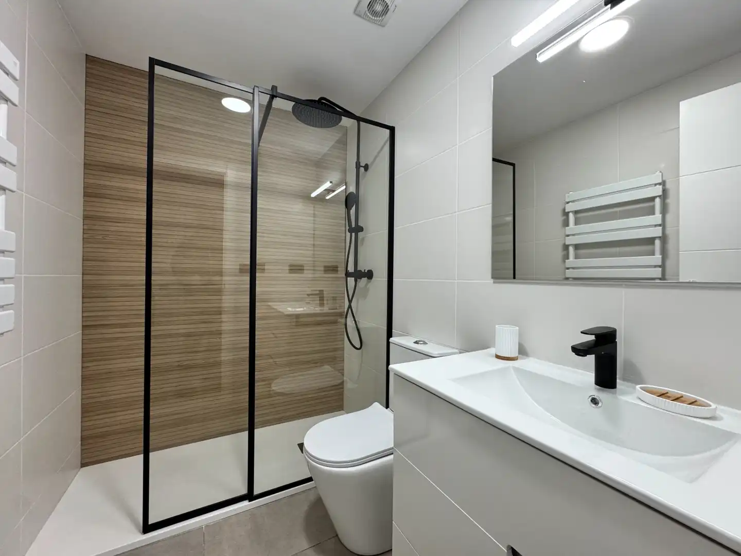 Bathroom of Flat for sale in Encamp  with Heating, Terrace and Furnished