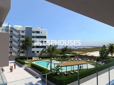 Ático con balcón en venta en Santa Pola ciudad
