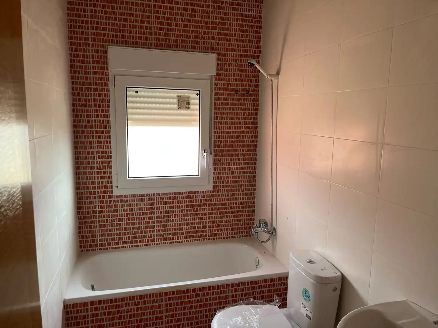 Bathroom of Houses for sale in Sanchidrián  with Private garden and Terrace