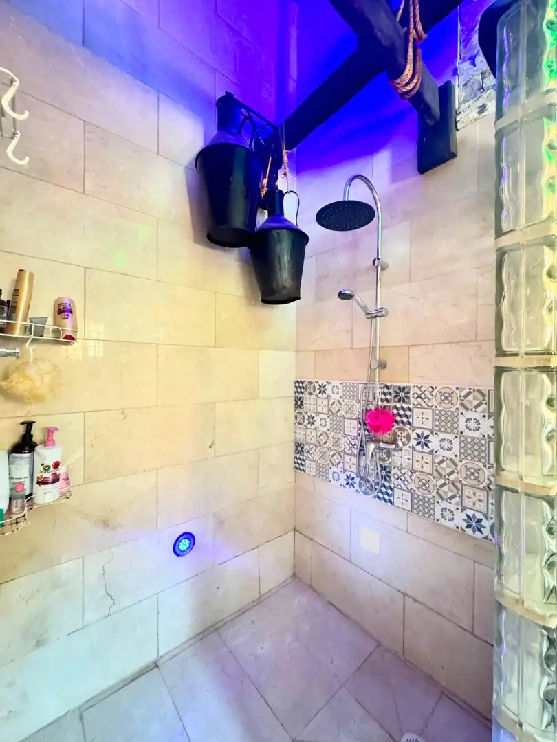 Bany de Casa o xalet en venda en Elche / Elx amb Aire condicionat, Jardí privat i Terrassa