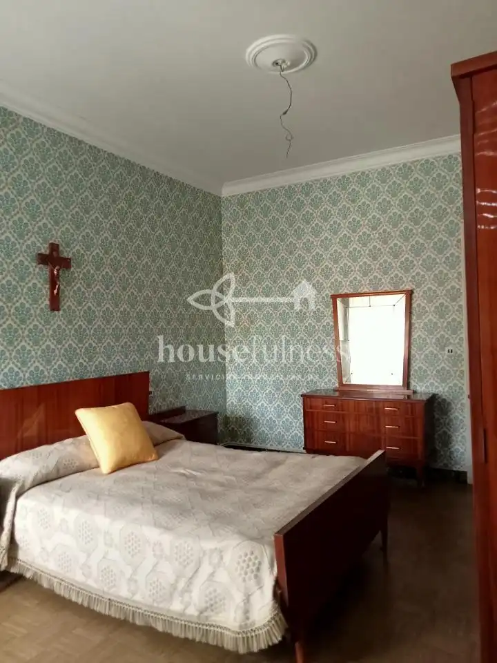 Habitación de Edificio en venta en Fene