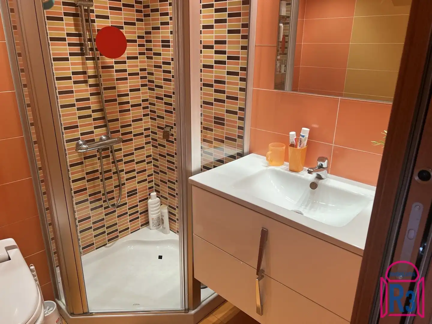 Baño de Apartamento en venta en León Capital  con Calefacción, Terraza y Trastero