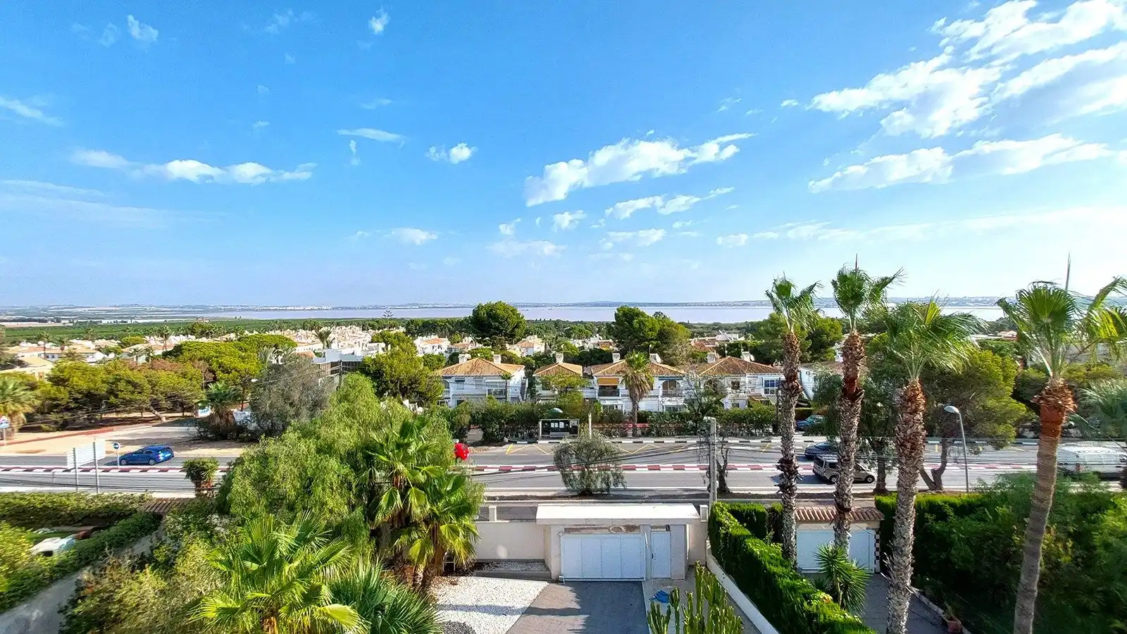 Chalet con piscina en venta en Los Balcones - Los Altos, imagen 45