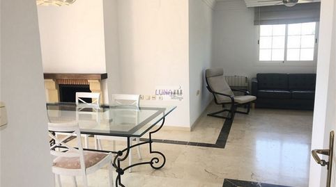 Foto 3 von Dachboden zur Miete in Avenida de la Alcudia, 130b, Río Real, Marbella