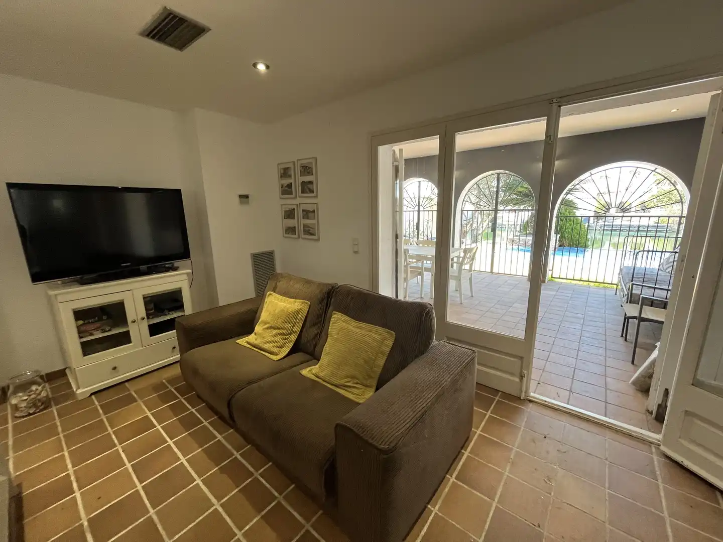 Sala d'estar de Casa o xalet en venda en Empuriabrava