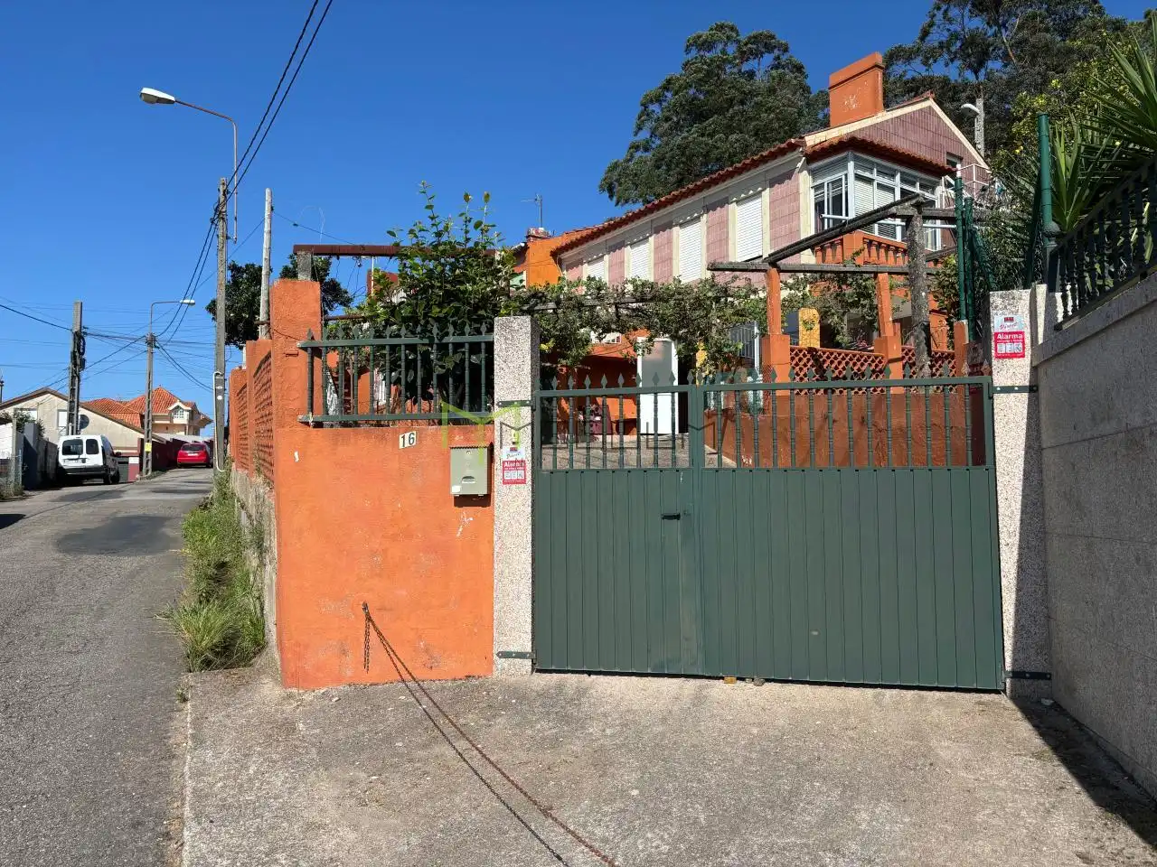 Außenansicht von Haus oder Chalet zum Verkauf in Vigo  mit Heizung, Privatgarten und Terrasse