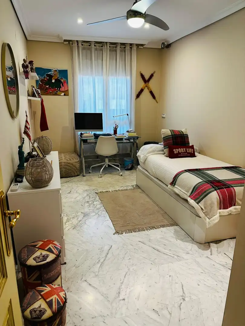Dormitori de Àtic en venda en Córdoba amb Aire condicionat, Jardí privat i Terrassa