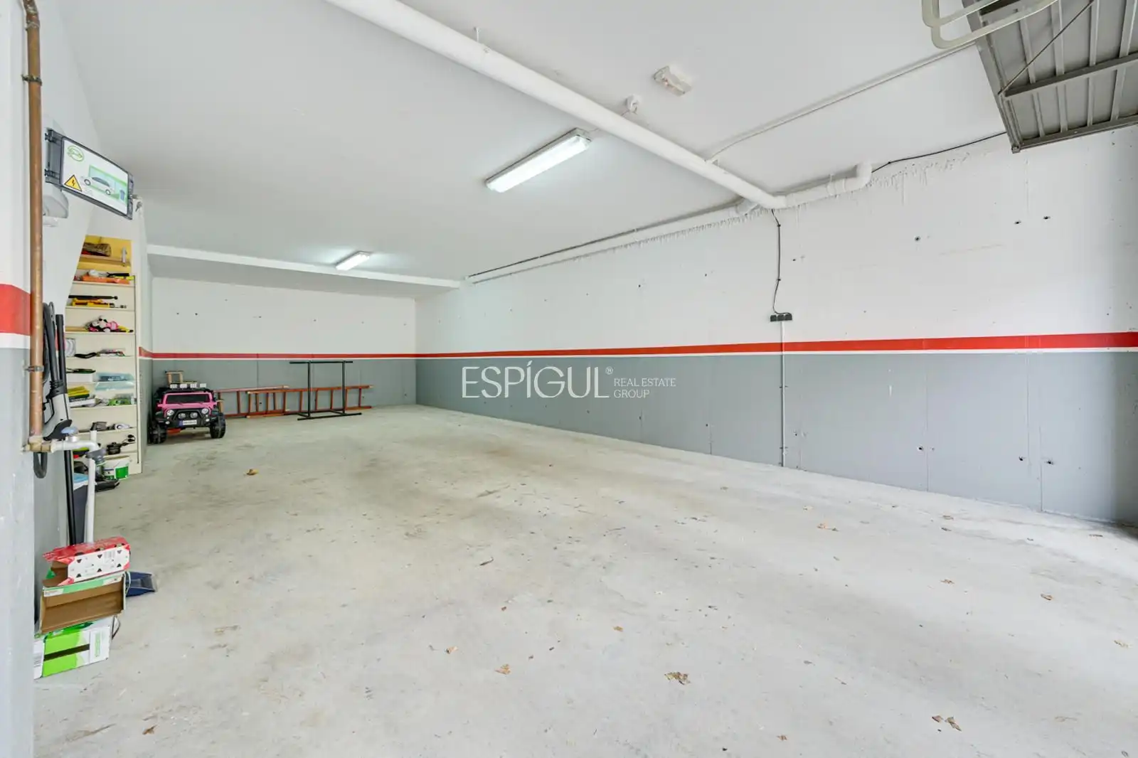 Parking of Houses for sale in Mataró  with Air Conditioner, Private garden and Terrace