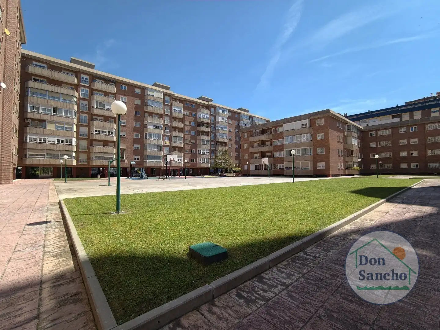 Vista exterior de Pis en venda en Valladolid amb Calefacció, Terrassa i Traster