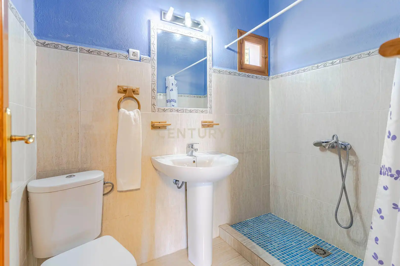 Bathroom of Houses for sale in Ítrabo  with Furnished and Jacuzzi